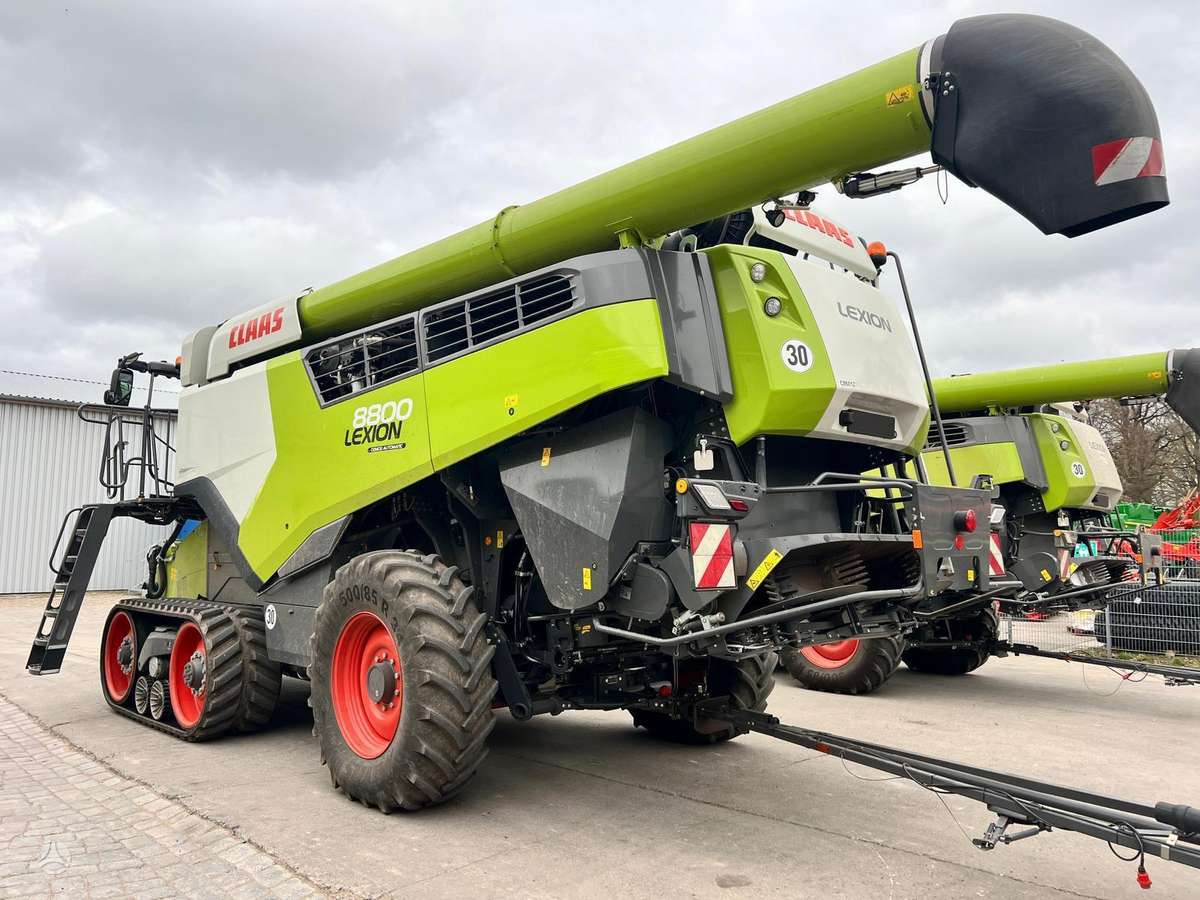 Claas Lexion 8800TT, combine harvesters