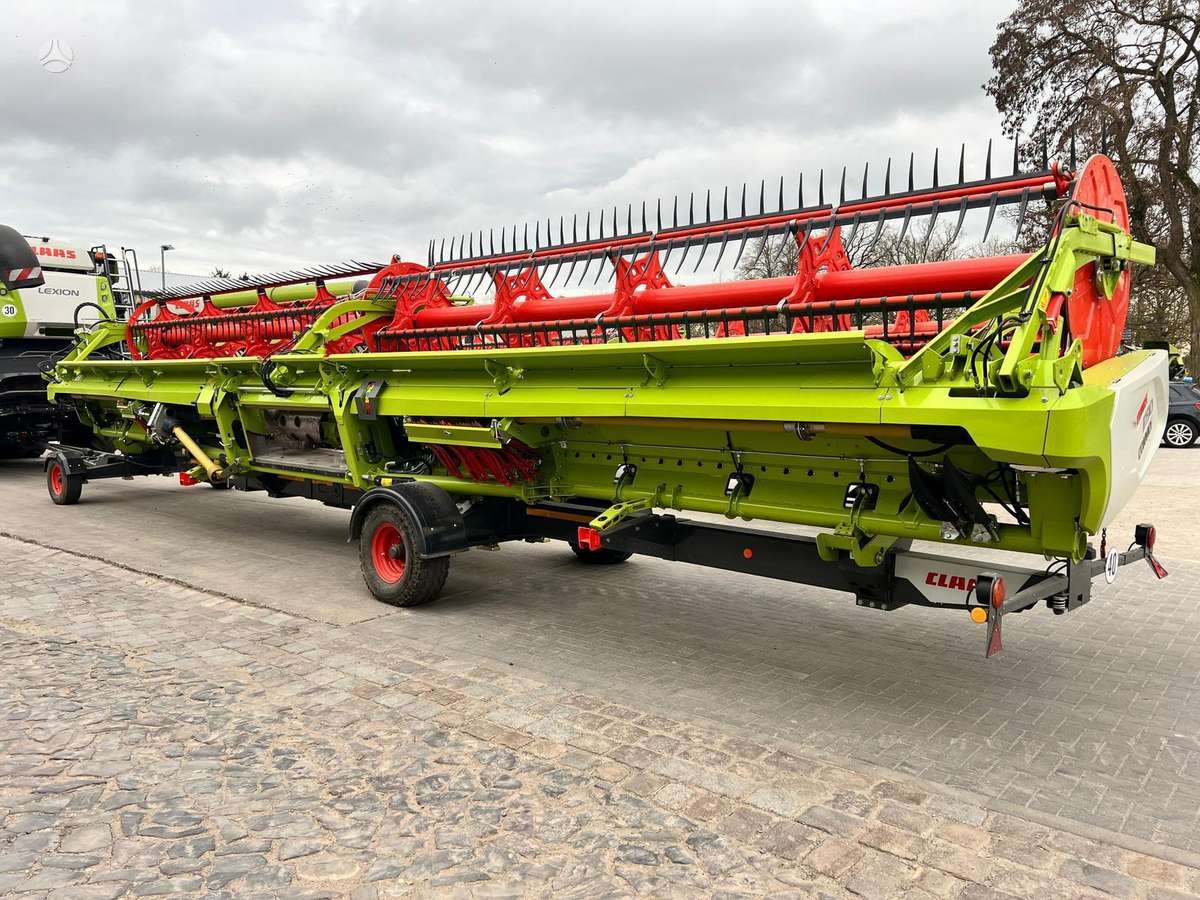 Claas Lexion 8800TT, kombainai