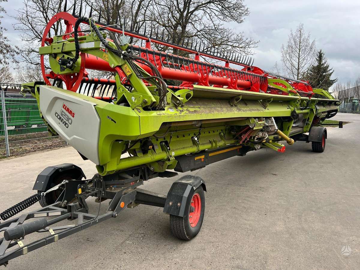Claas Lexion 8800TT, kombainai
