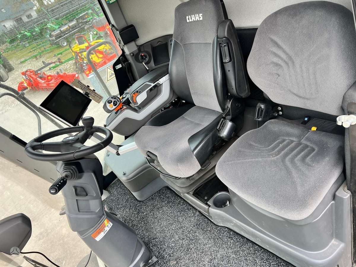 Claas Lexion 8800TT, combine harvesters