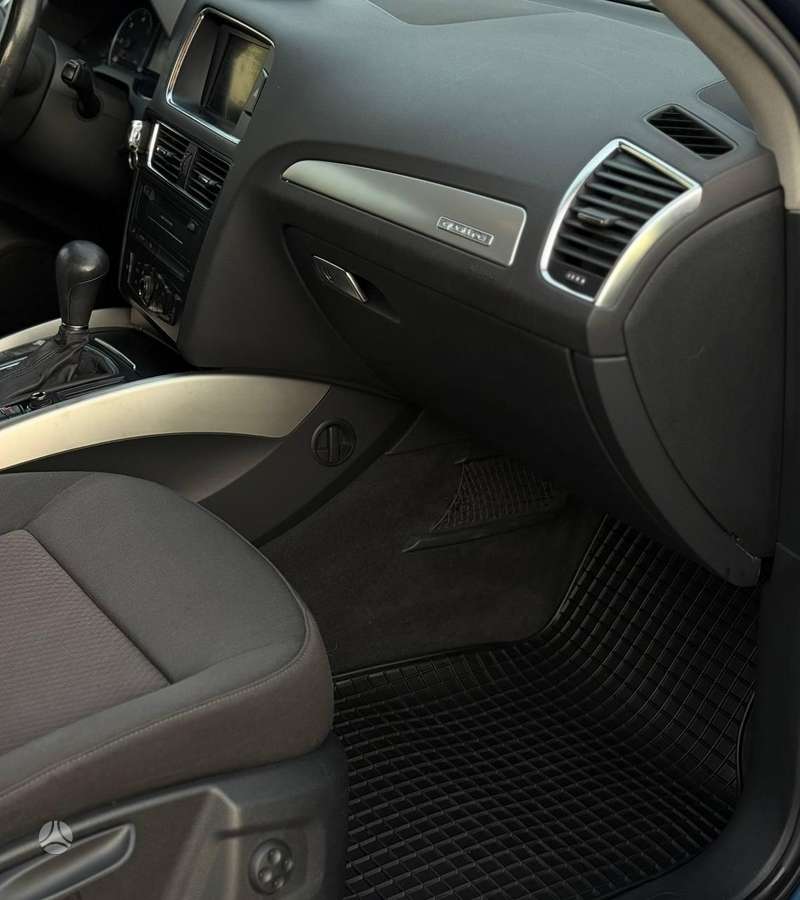 Audi Q5, off-road / crossover