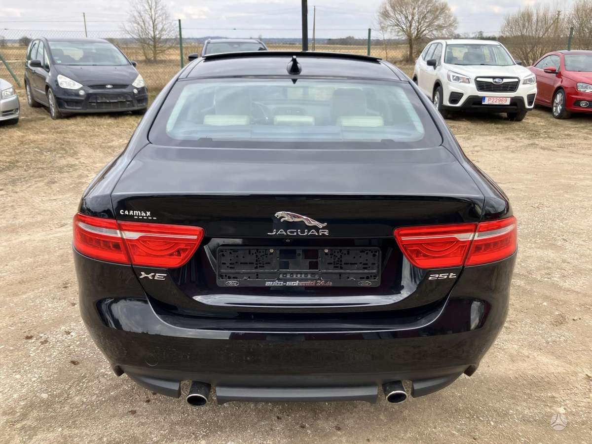 Jaguar XE, 2.0 l., Седан