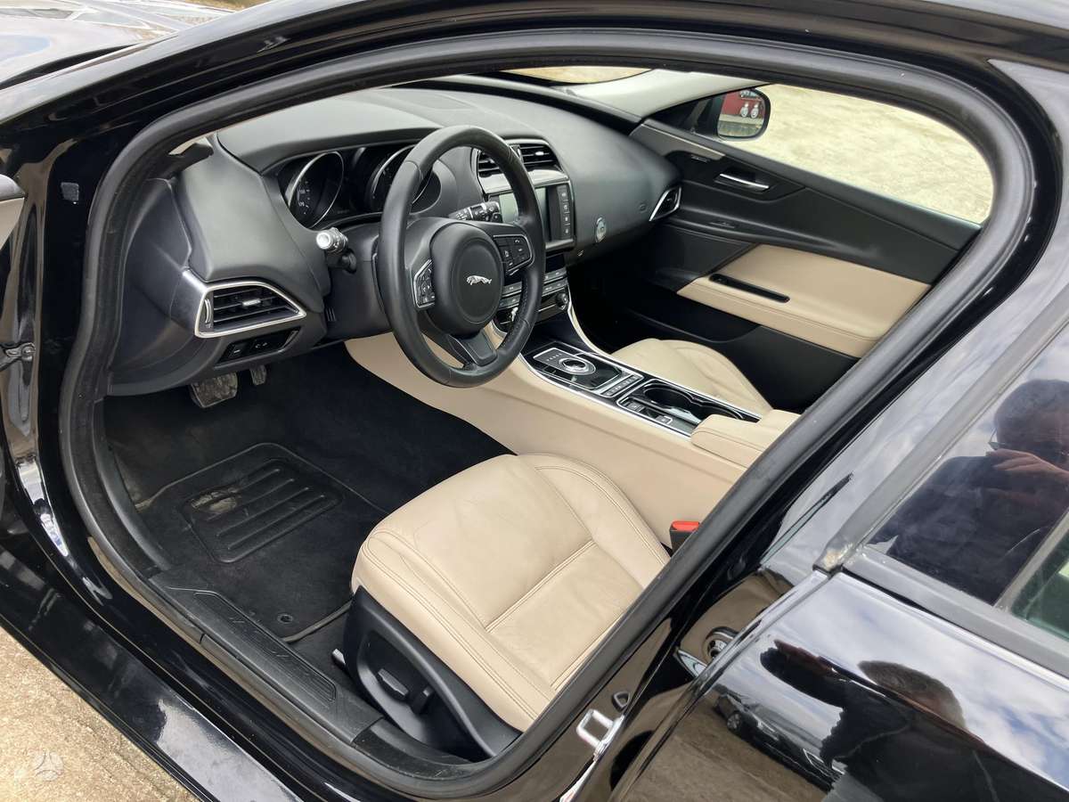 Jaguar XE, 2.0 l., Седан