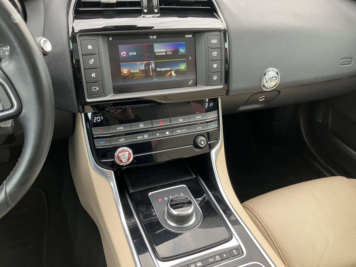 Jaguar XE, 2.0 l., Седан