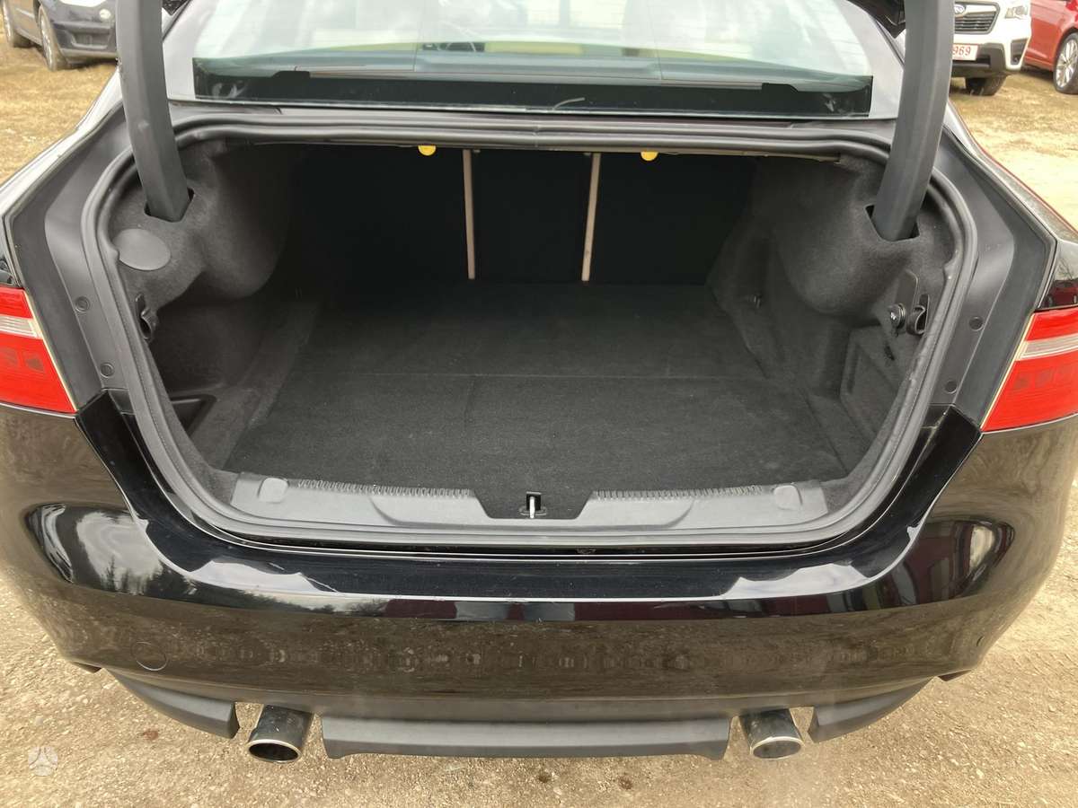 Jaguar XE, 2.0 l., Седан