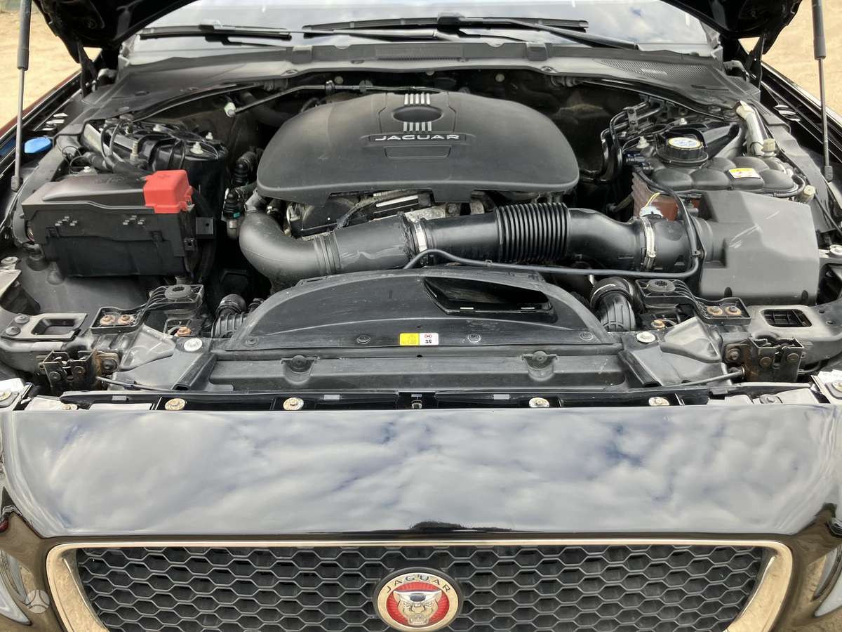 Jaguar XE, 2.0 l., Седан