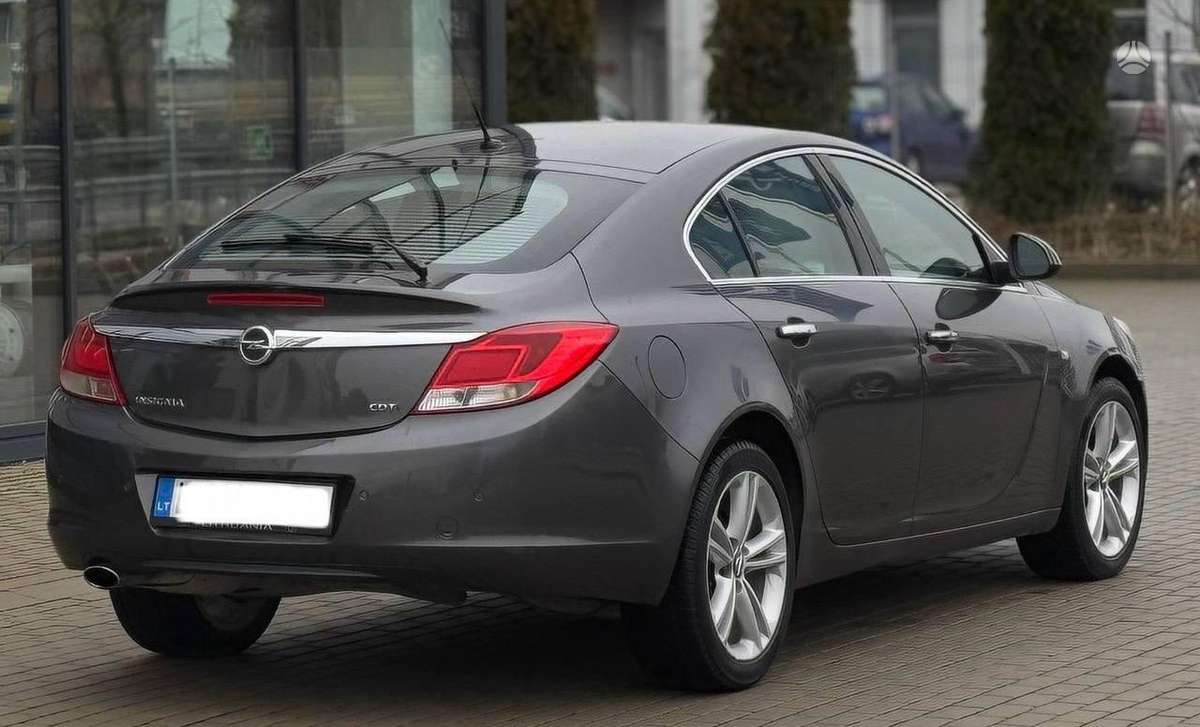 Opel Insignia, 2.0 l., hatchback