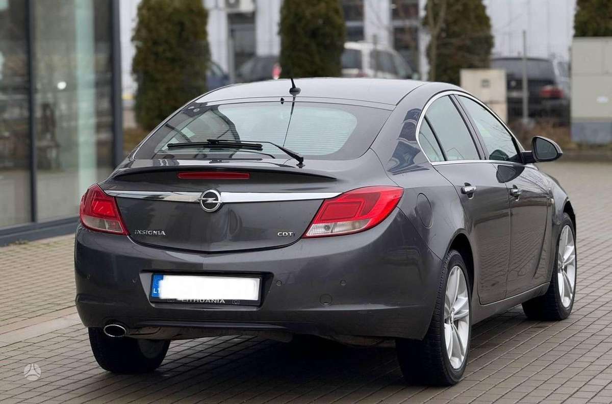 Opel Insignia, 2.0 l., hatchback