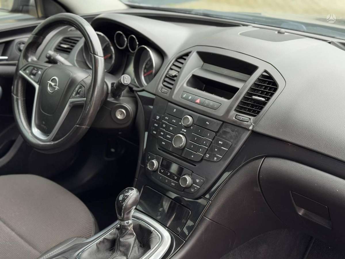 Opel Insignia, 2.0 l., hatchback