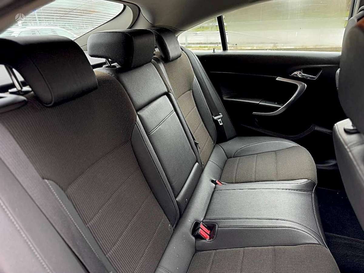 Opel Insignia, 2.0 l., hatchback