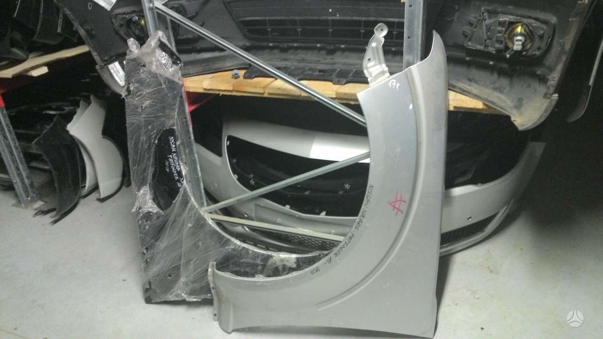Nissan Pathfinder body parts
