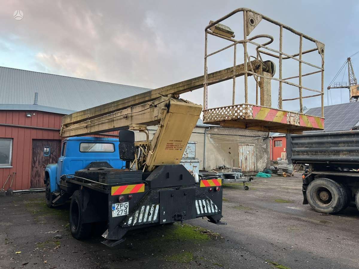 Zil 130, boom lift