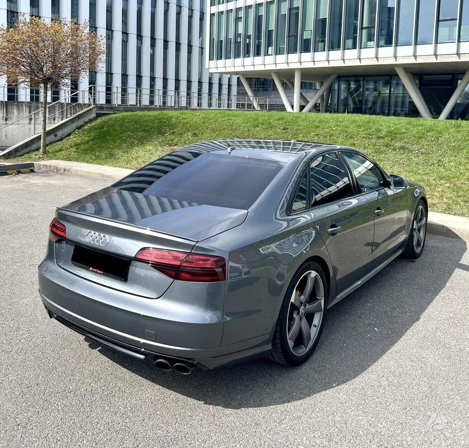 Audi S8, 4.0 l., saloon / sedan