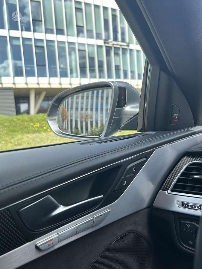 Audi S8, 4.0 l., saloon / sedan