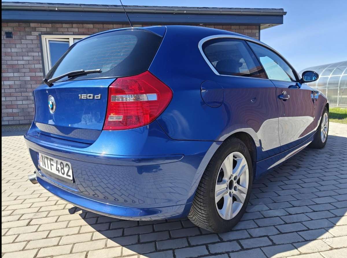 BMW 120, 2.0 l., hatchback