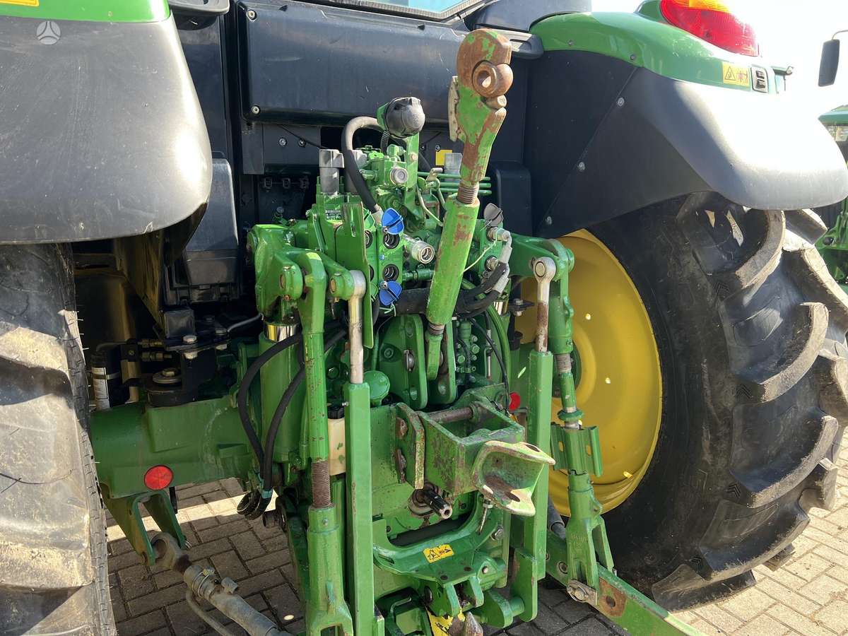John Deere 6125M, тракторы