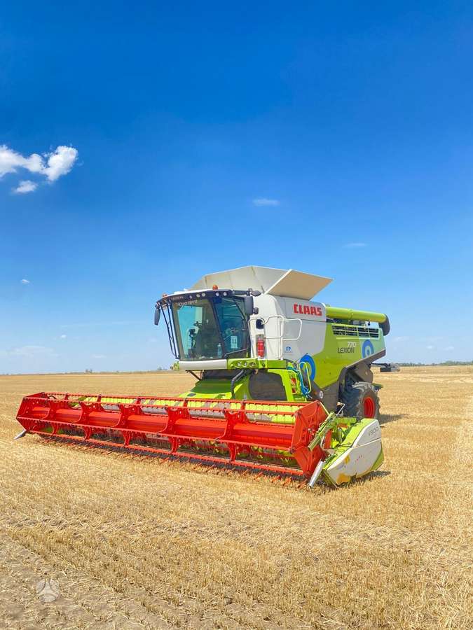 Claas Lexion 770TT, combine harvesters
