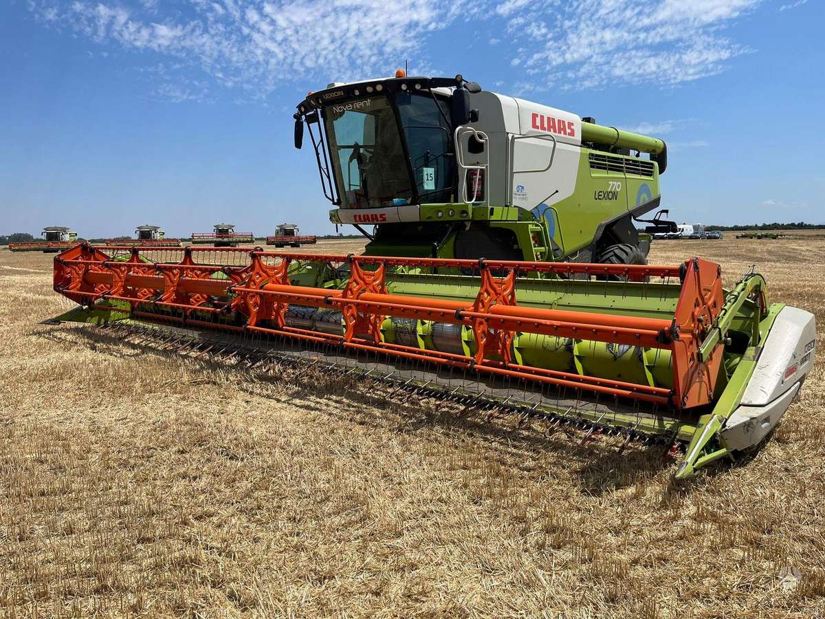 Claas Lexion 770TT, combine harvesters