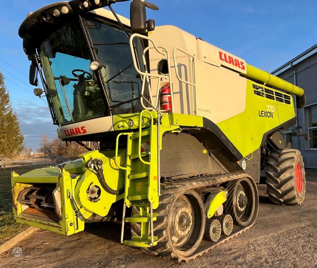 Claas Lexion 770TT, combine harvesters