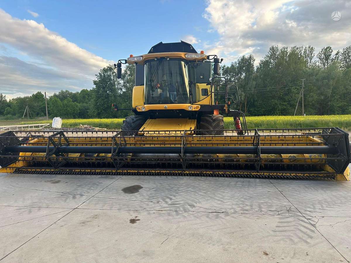 New Holland CR9080, комбайны