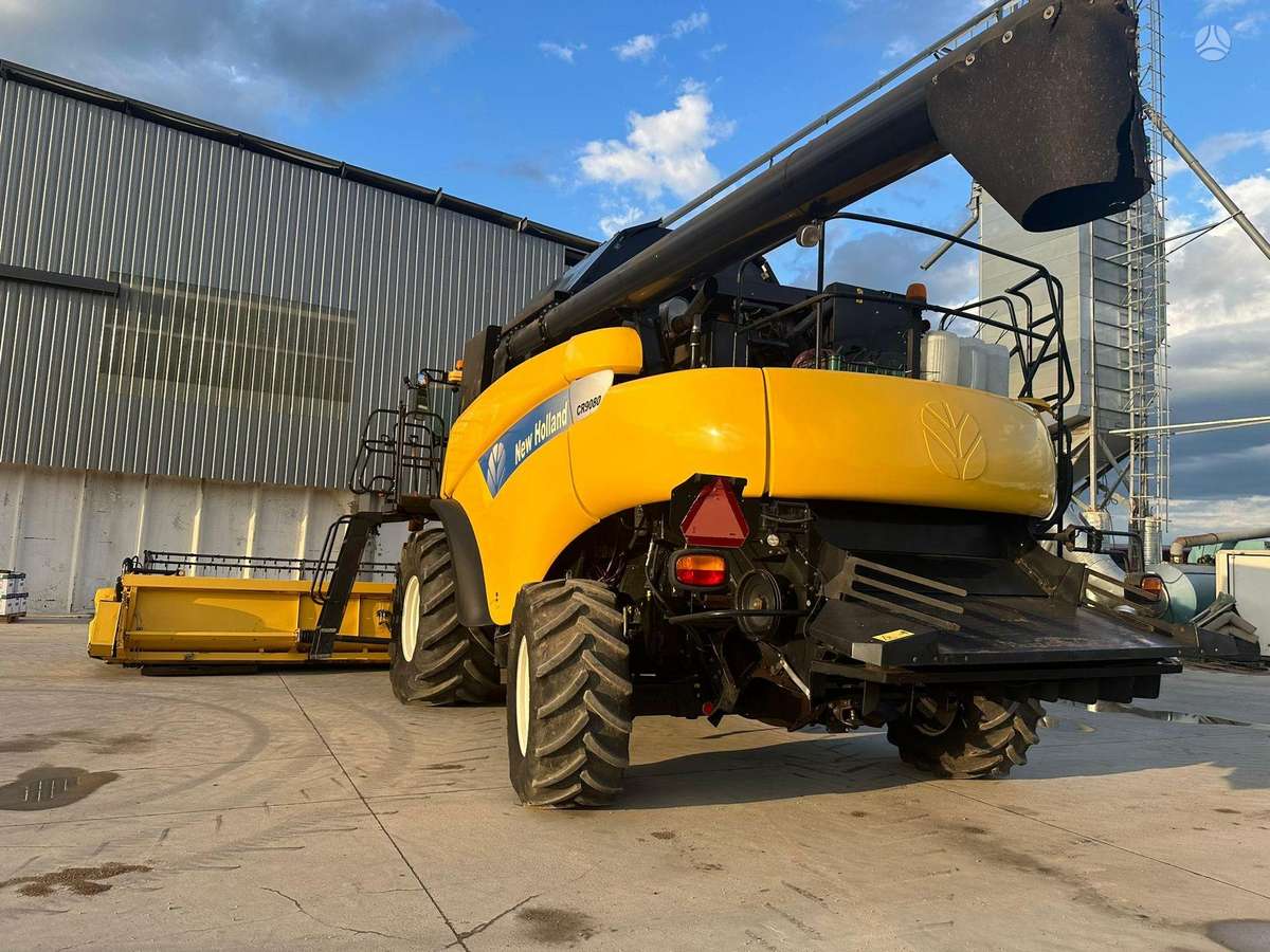 New Holland CR9080, комбайны