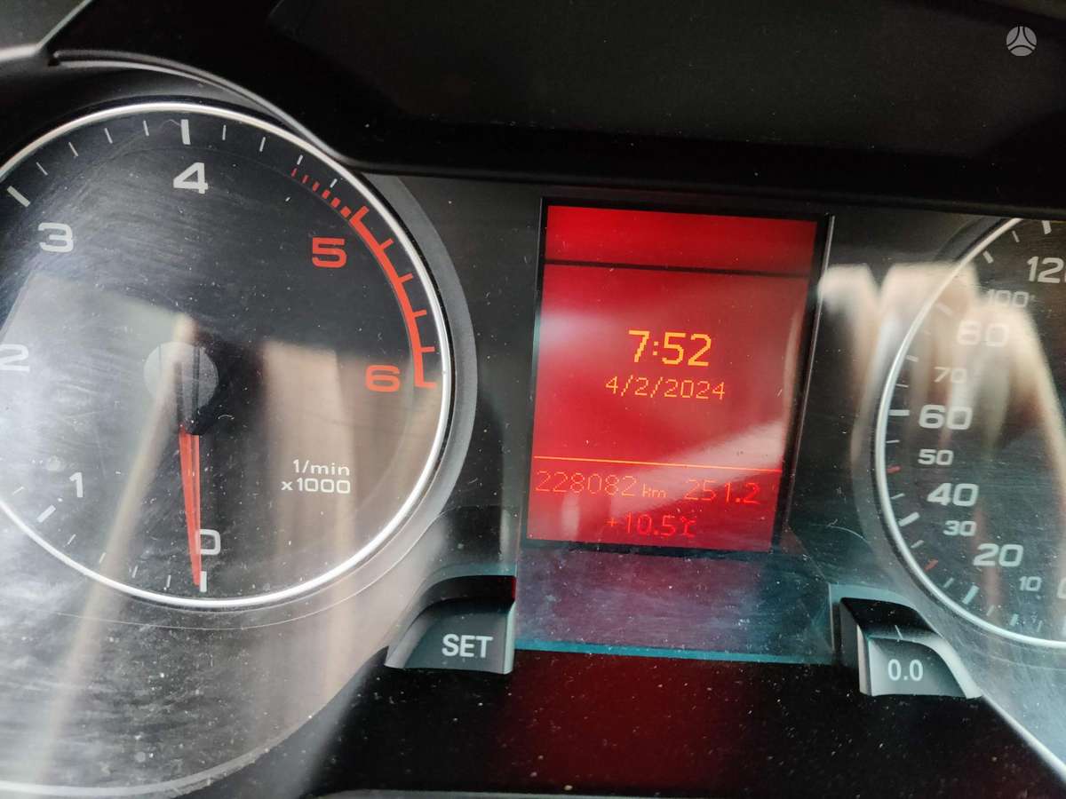 Audi A4, 2.0 l., Седан