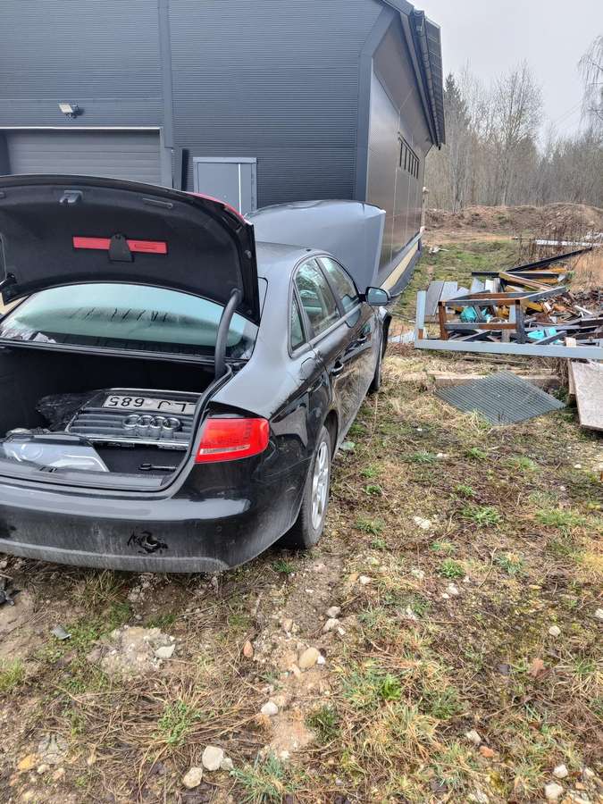 Audi A4, 2.0 l., Седан