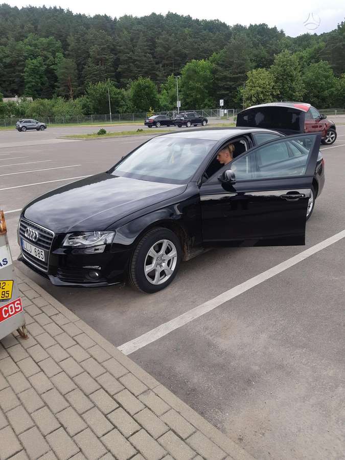 Audi A4, 2.0 l., Седан