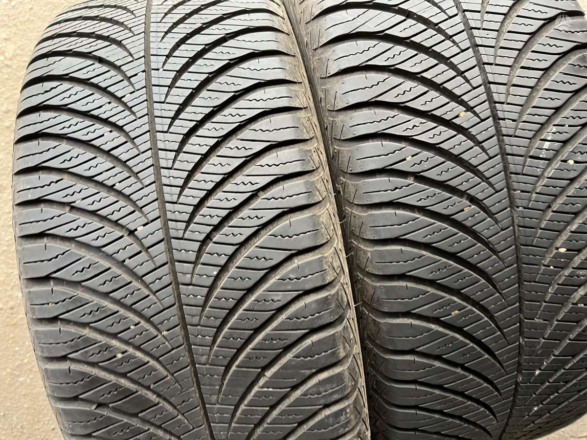 Goodyear Vector4Seasons gen-2, universalios 215/50 R17