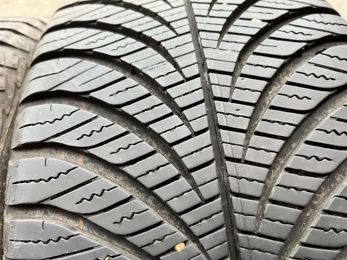 Goodyear Vector4Seasons gen-2, universalios 215/50 R17