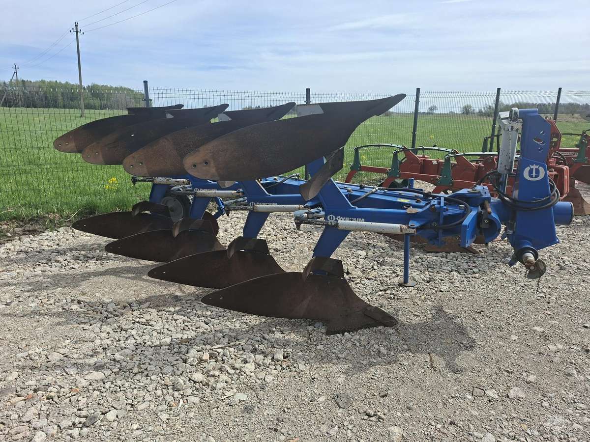 Överum CX490H, ploughs