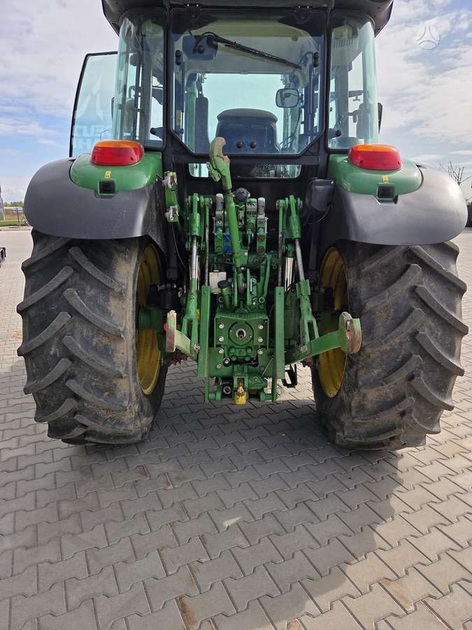 John Deere 5125 R, tractors
