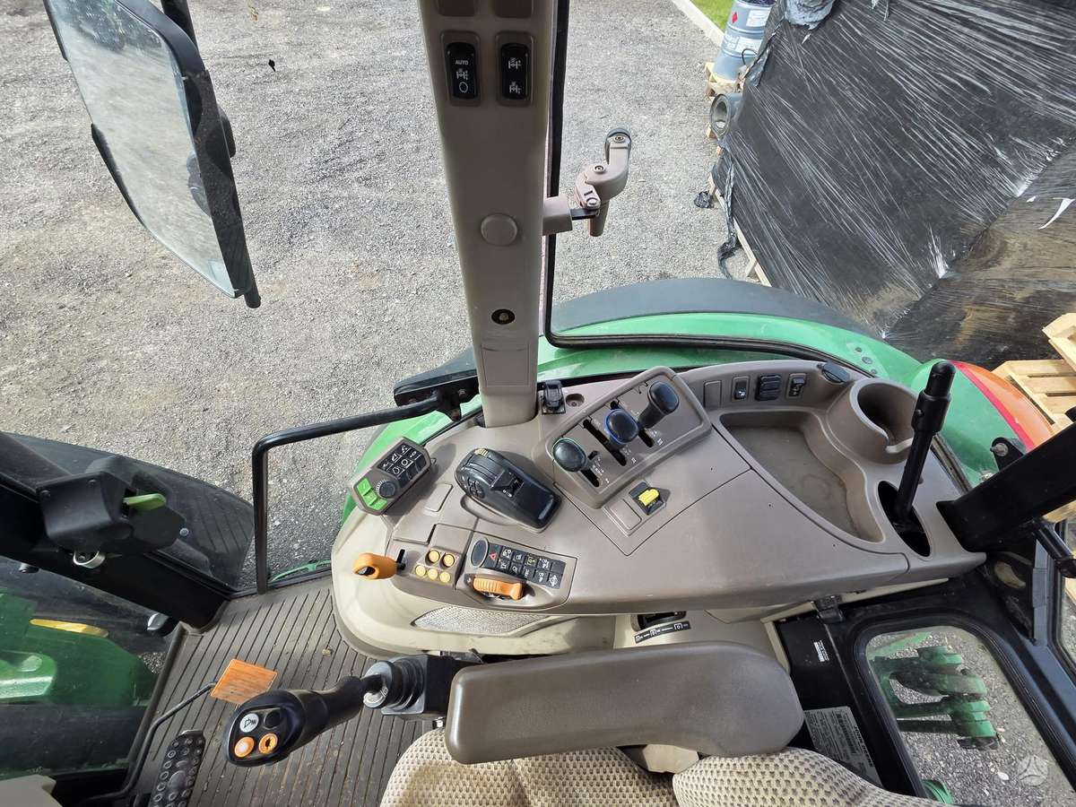 John Deere 5125 R, тракторы