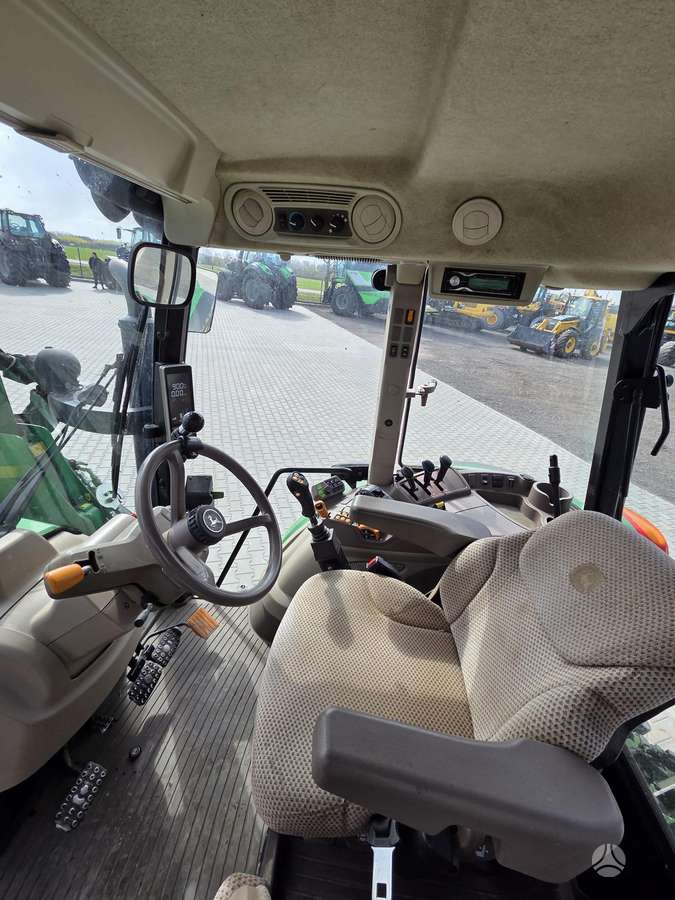John Deere 5125 R, tractors