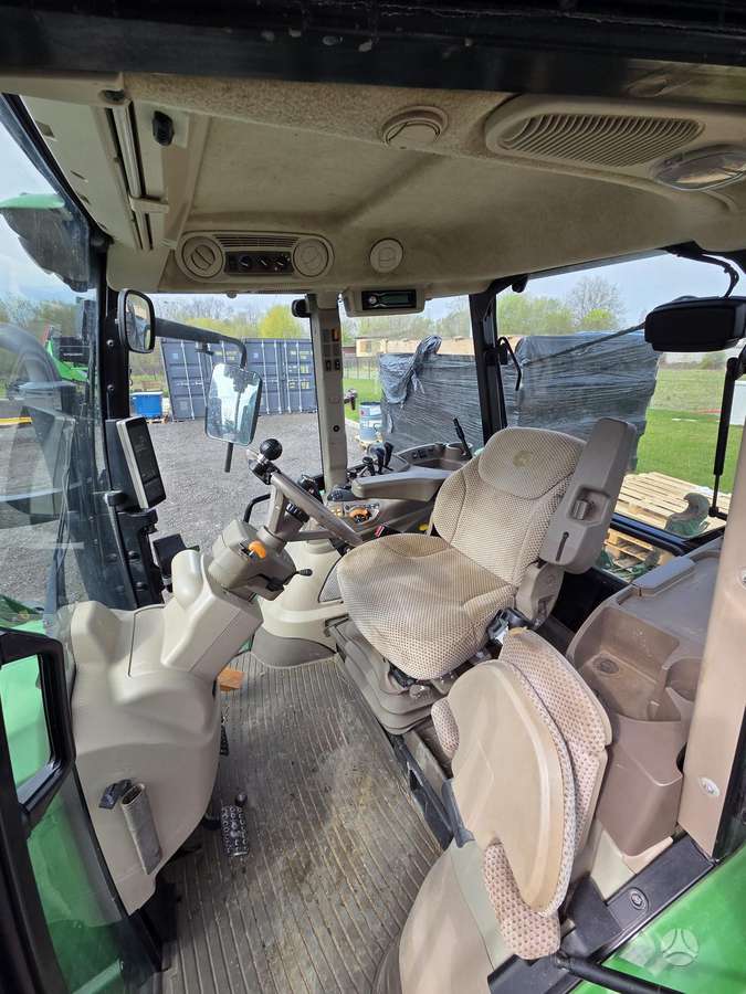 John Deere 5125 R, тракторы