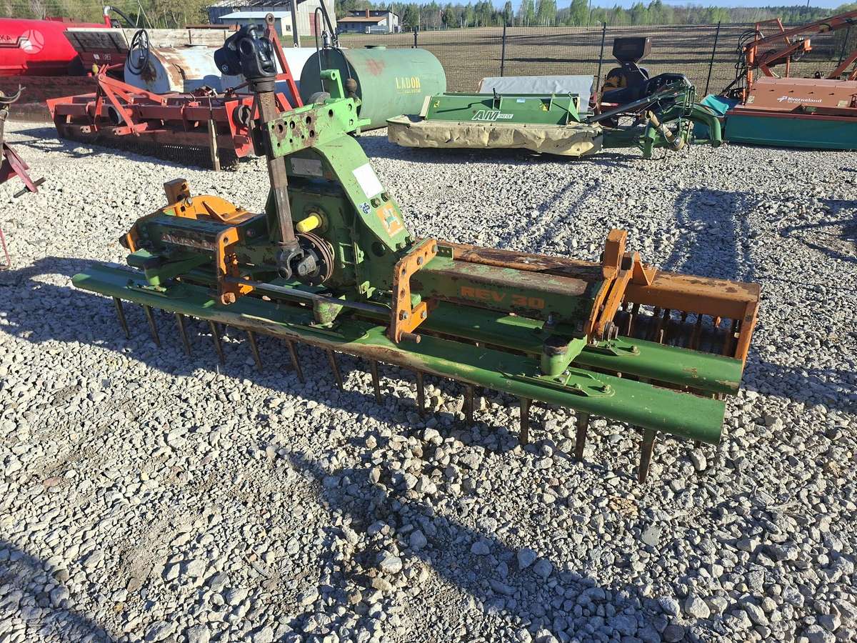 Amazone REV300, freza