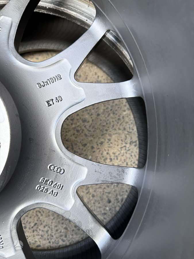Audi, light alloy, R18