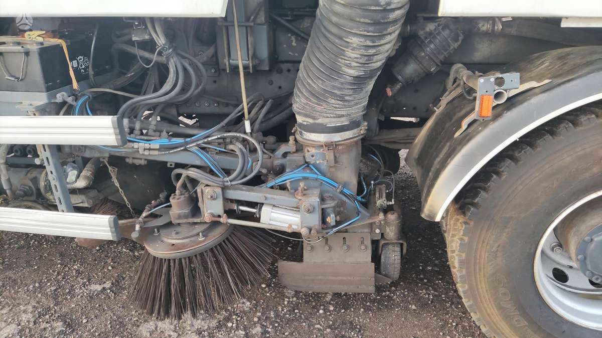 Mercedes-Benz AXOR, уборочные машины