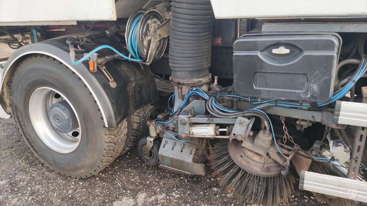 Mercedes-Benz AXOR, уборочные машины