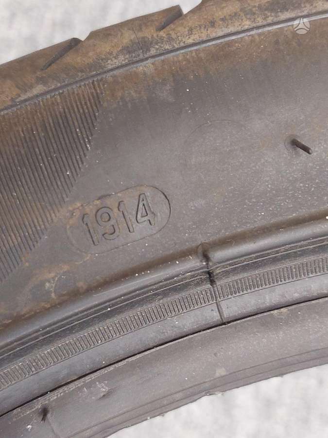 Pirelli PZERO, vasaras 275/35 R21