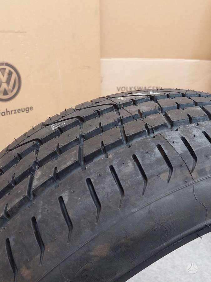Pirelli PZERO, летние 275/35 R21