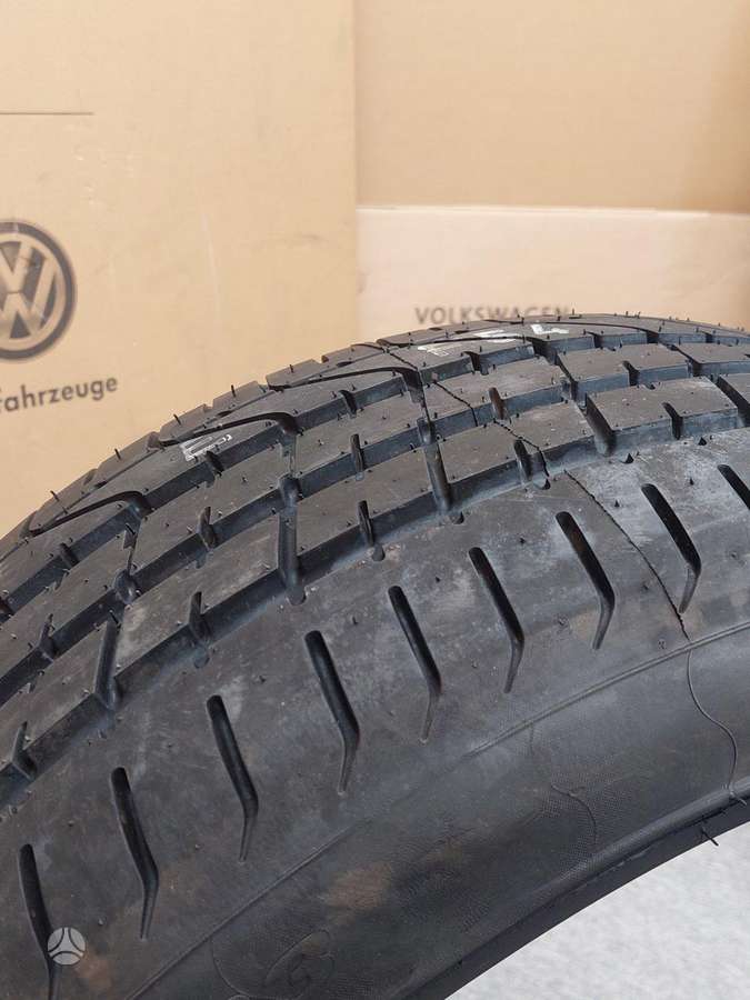 Pirelli PZERO, vasaras 275/35 R21