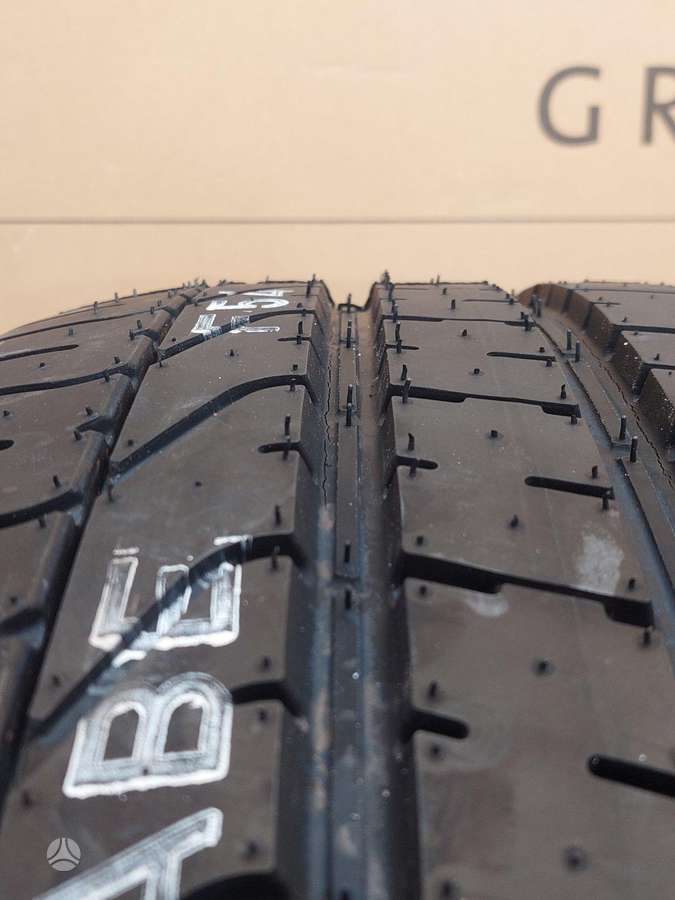 Pirelli PZERO, vasarinės 275/35 R21