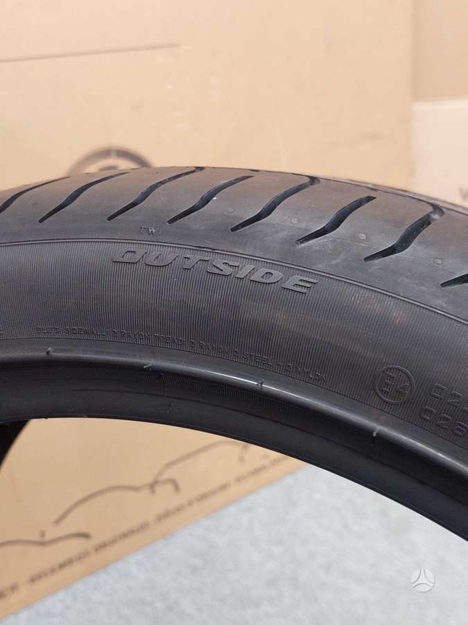 Pirelli PZERO, vasaras 275/35 R21