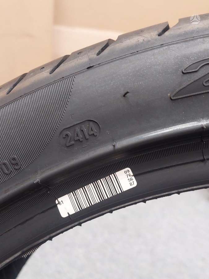 Pirelli PZERO, vasaras 275/35 R21