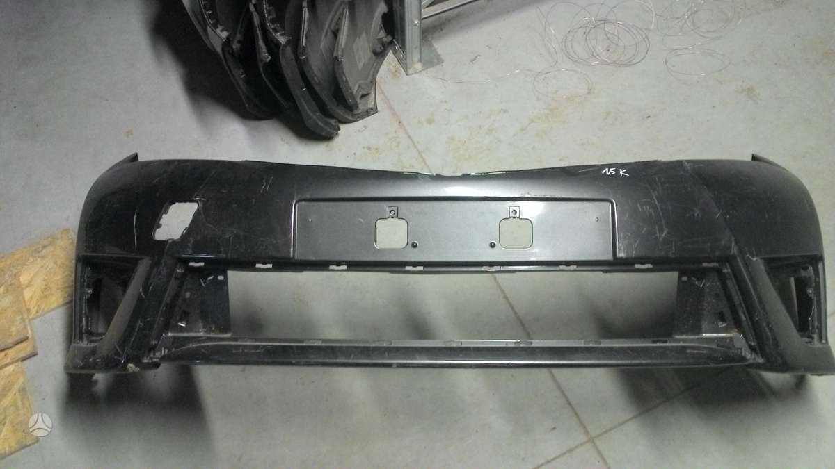 Toyota Corolla bamperi, spārni
