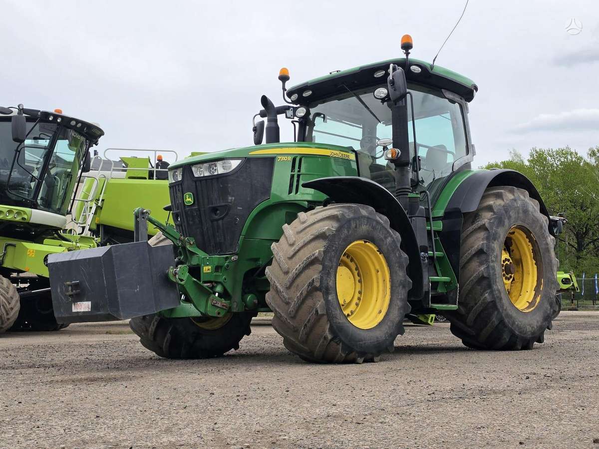 John Deere 7310R, traktoriai