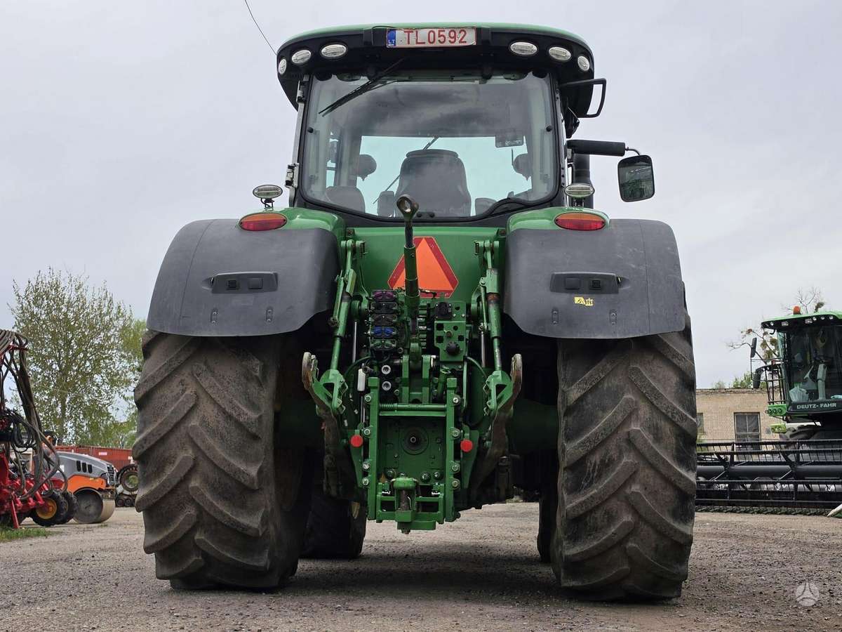 John Deere 7310R, traktoriai