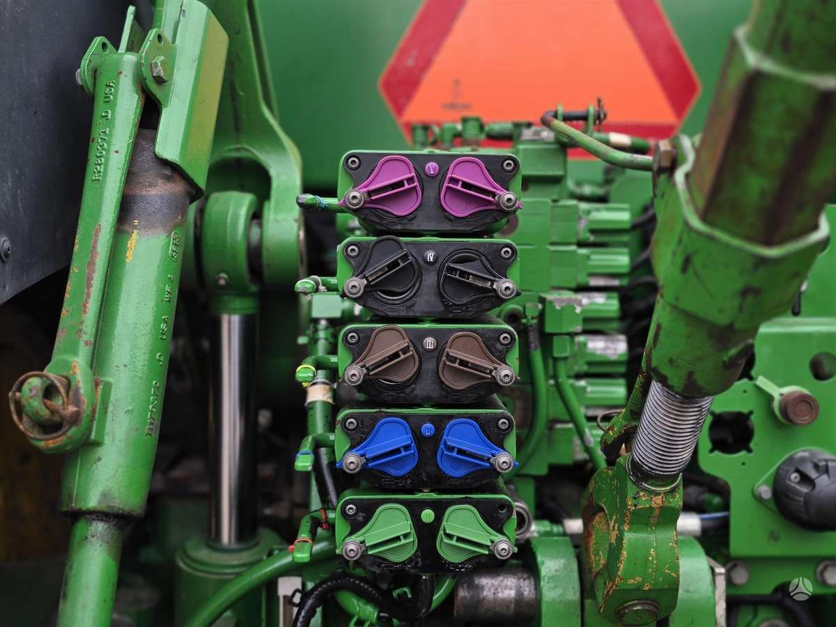John Deere 7310R, traktoriai
