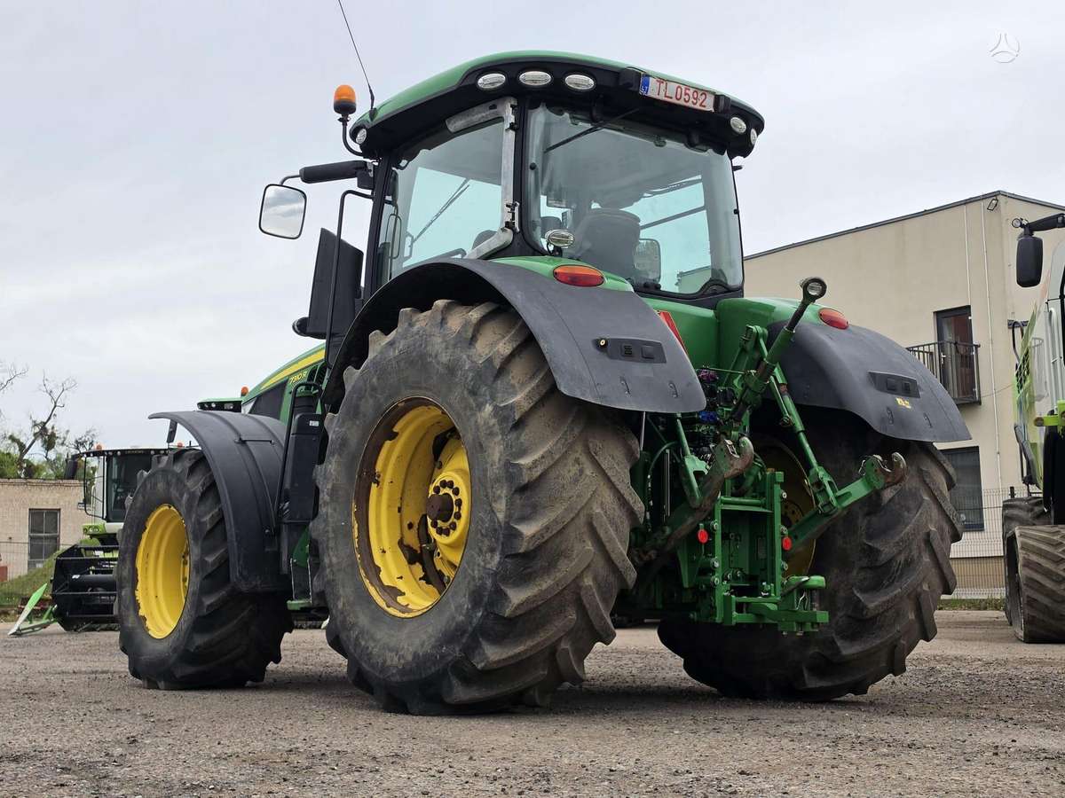 John Deere 7310R, traktoriai